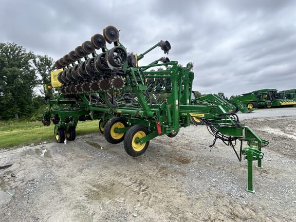 2023 John Deere 1795 Equipment Image0