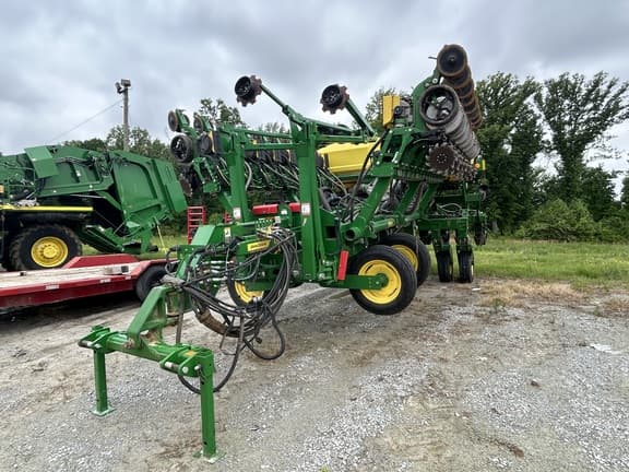 Image of John Deere 1795 equipment image 2