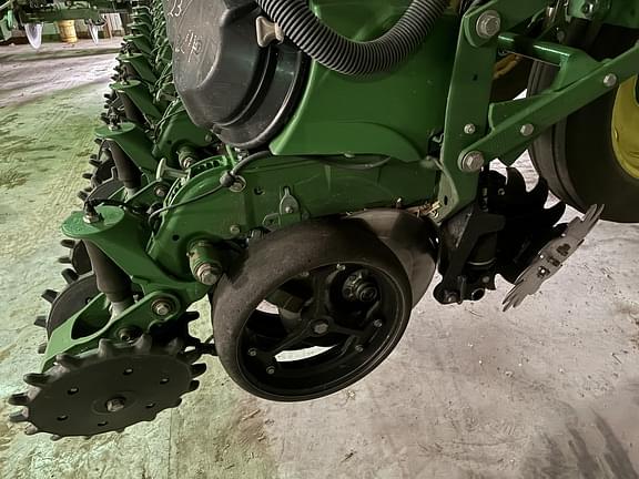 Image of John Deere 1795 equipment image 4