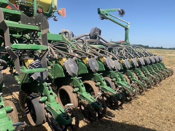 Image of John Deere 1795 equipment image 4