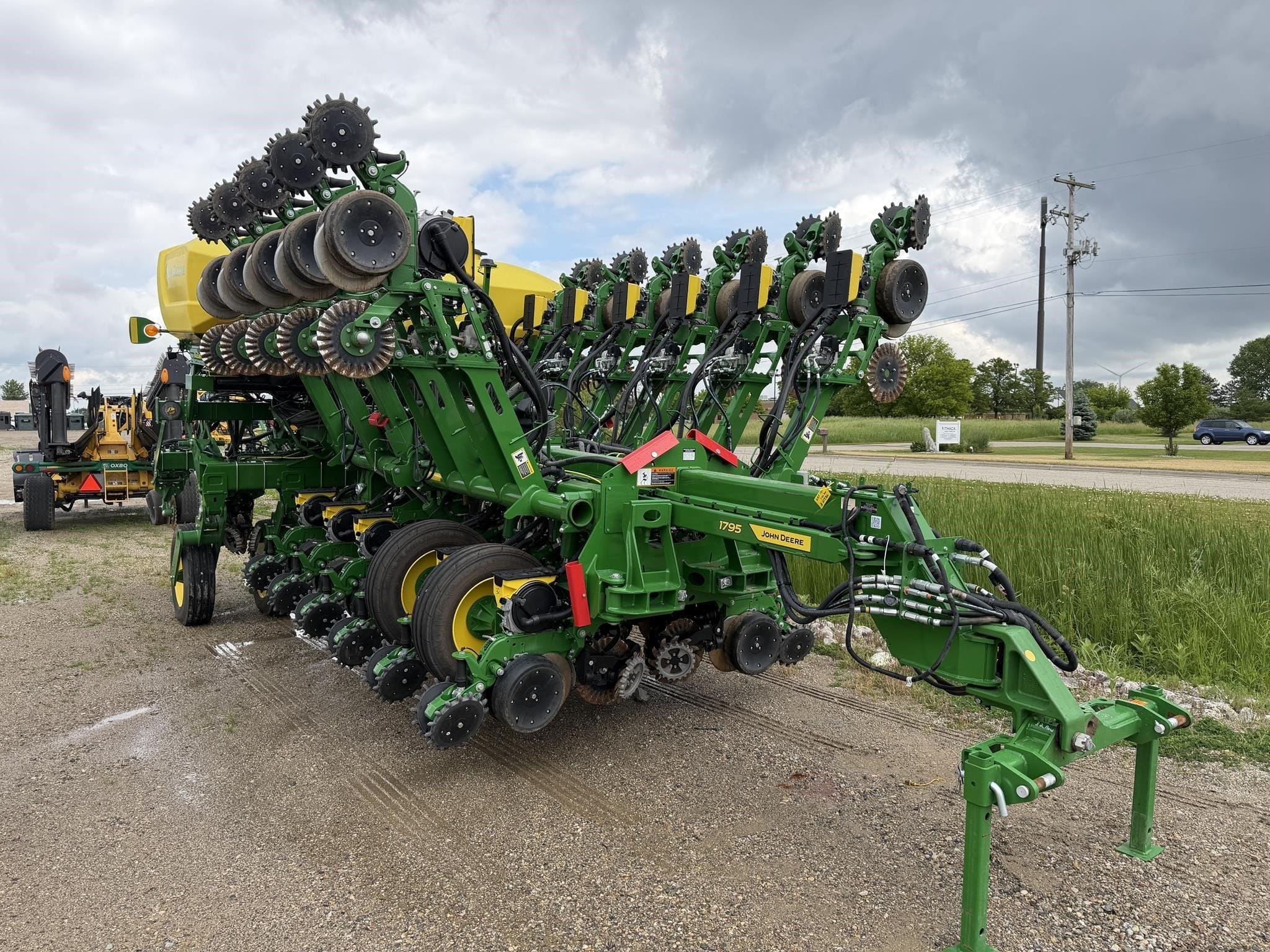 2023 John Deere 1795 Equipment Image0