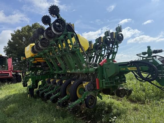 Image of John Deere 1795 Primary image