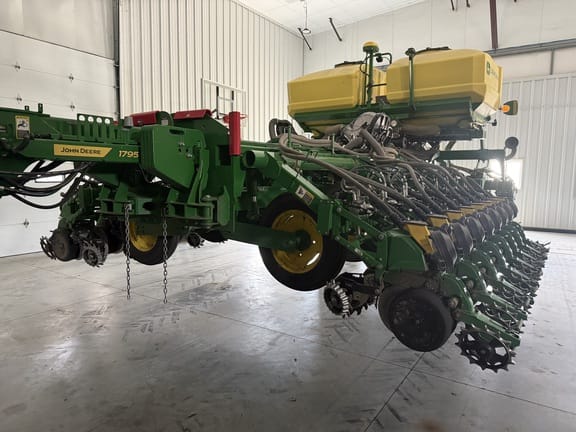 2023 John Deere 1795 Equipment Image0
