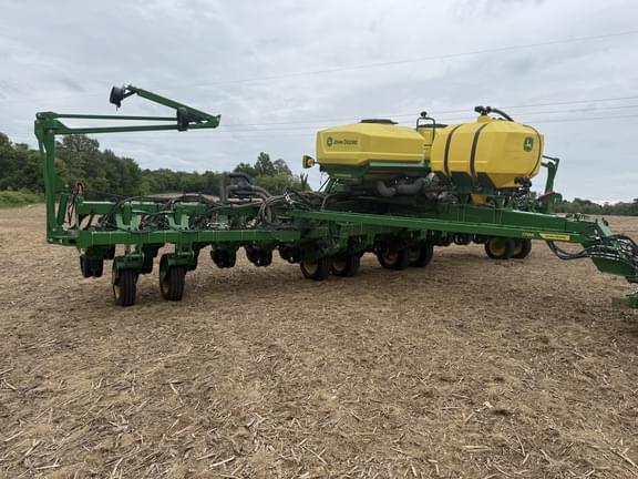 Image of John Deere 1795 Primary image