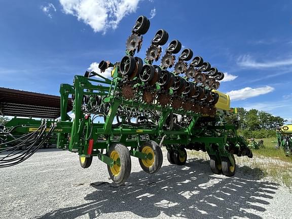 Image of John Deere 1795 equipment image 2