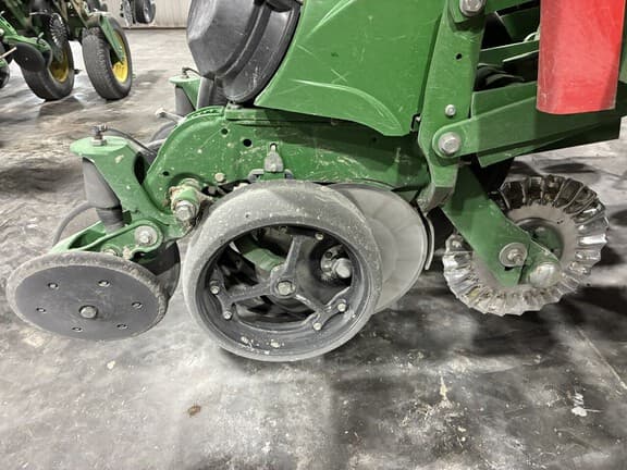 Image of John Deere 1795 equipment image 3