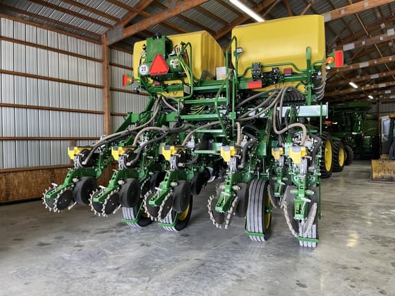 Image of John Deere 1795 equipment image 4