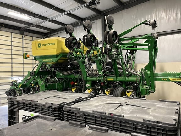 2023 John Deere 1795 Equipment Image0