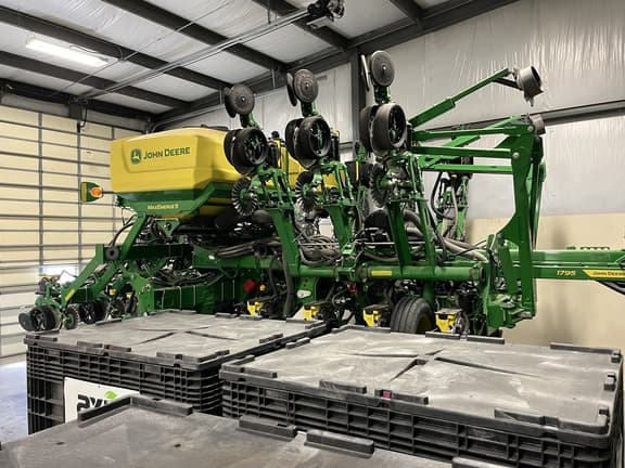 Image of John Deere 1795 Primary image