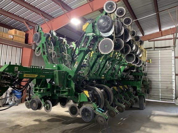 2023 John Deere 1795 Equipment Image0