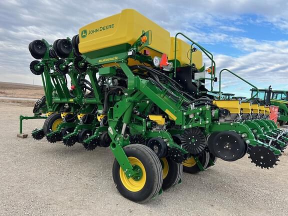 Image of John Deere 1795 equipment image 3
