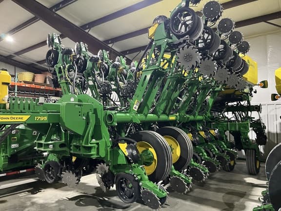 Image of John Deere 1795 equipment image 1