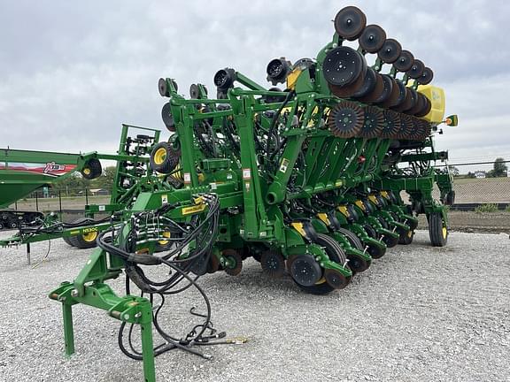 Image of John Deere 1795 equipment image 4