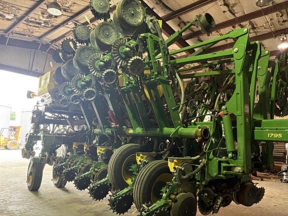 2023 John Deere 1795 Equipment Image0
