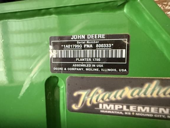 Image of John Deere 1795 equipment image 1