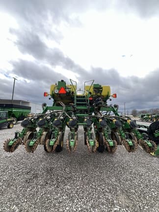 Image of John Deere 1795 equipment image 4