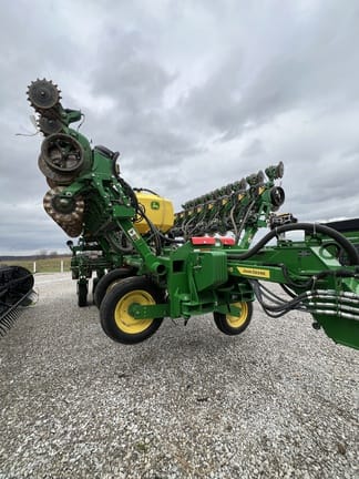 2023 John Deere 1795 Equipment Image0