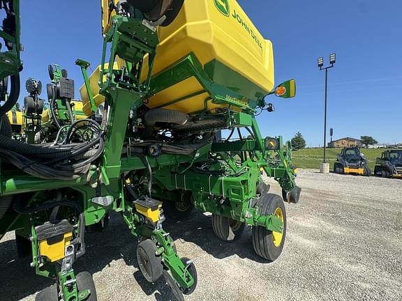 Main image John Deere 1795 6