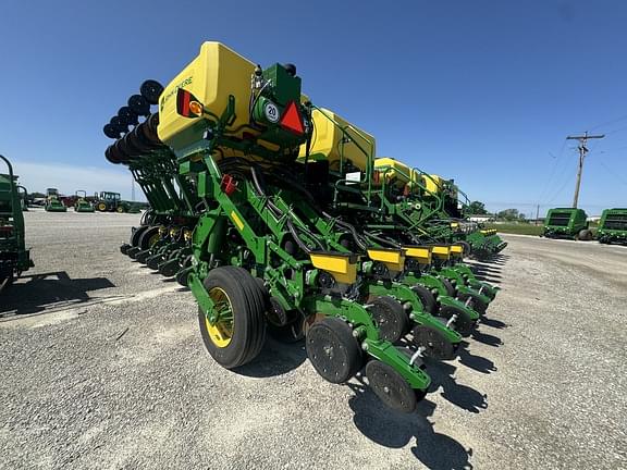 Thumbnail image John Deere 1795 8