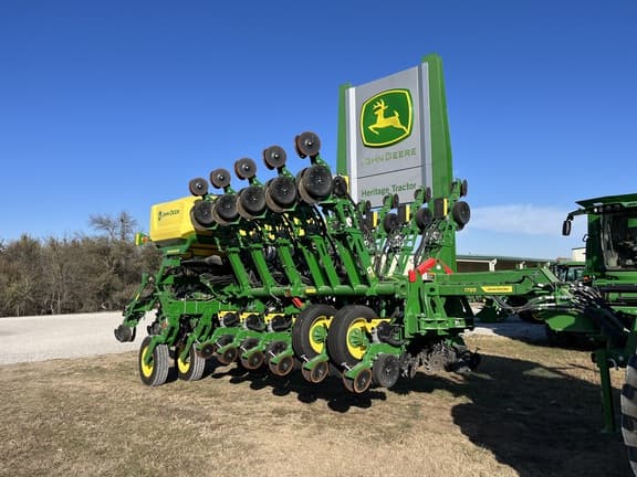 Image of John Deere 1795 equipment image 2