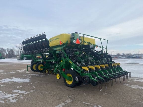 Image of John Deere 1795 equipment image 4