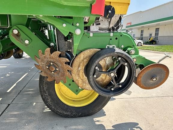 Image of John Deere 1795 equipment image 3