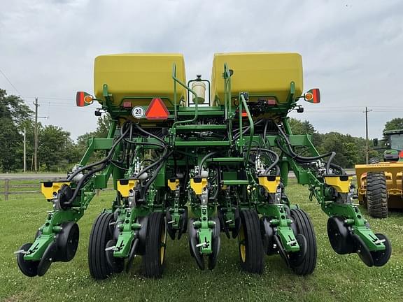Image of John Deere 1795 equipment image 3