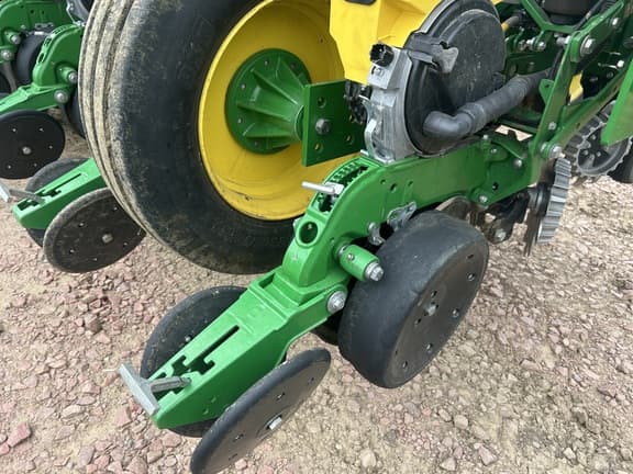 Image of John Deere 1795 equipment image 3