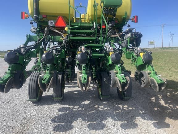 Image of John Deere 1795 equipment image 3