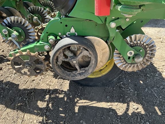 Image of John Deere 1795 equipment image 4