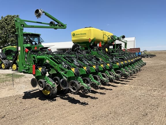 Image of John Deere 1795 equipment image 2