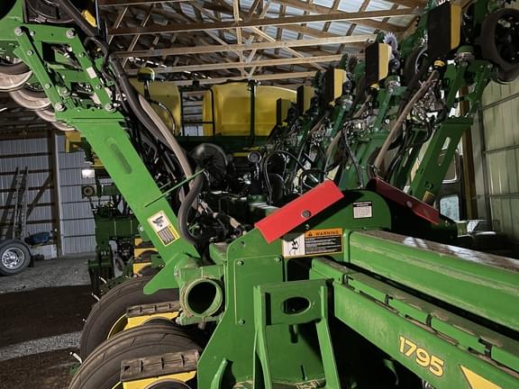Image of John Deere 1795 Primary image