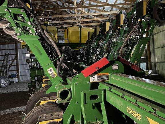 Image of John Deere 1795 Primary image