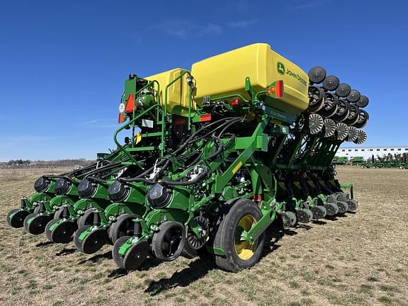 Image of John Deere 1795 equipment image 4