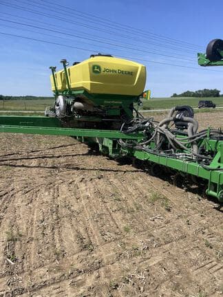 Image of John Deere 1795 equipment image 4