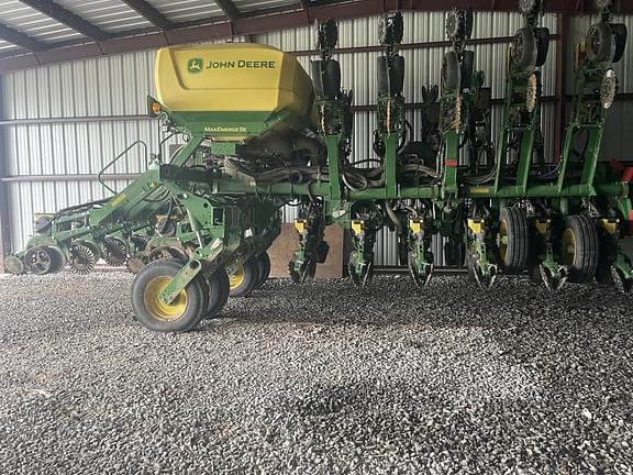 Image of John Deere 1795 equipment image 2