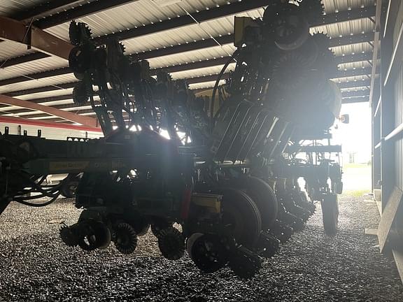 Image of John Deere 1795 equipment image 1