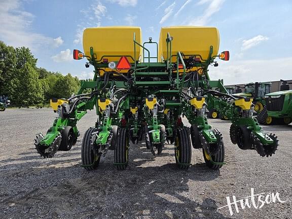 Image of John Deere 1795 equipment image 3