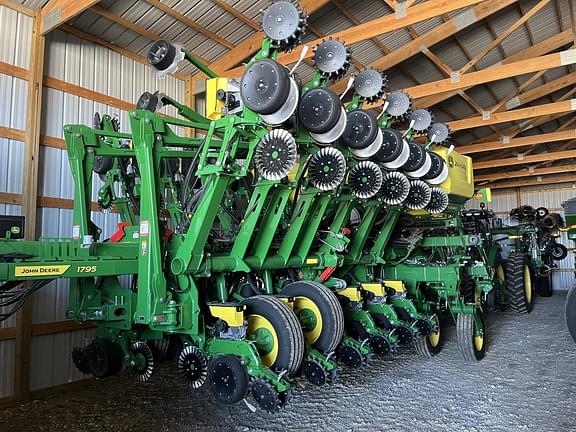 Image of John Deere 1795 Primary image