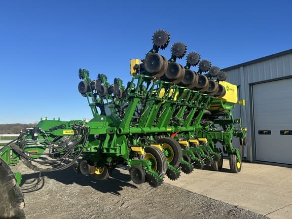 Image of John Deere 1795 equipment image 2