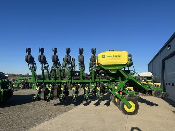 Image of John Deere 1795 equipment image 3