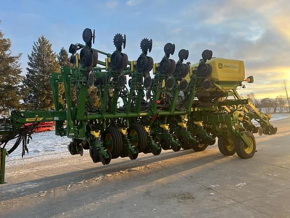 Image of John Deere 1795 Primary image