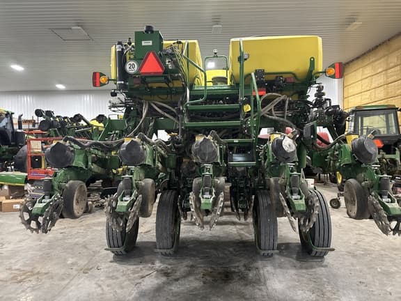 Image of John Deere 1795 equipment image 1