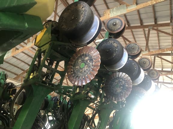 Image of John Deere 1795 equipment image 4