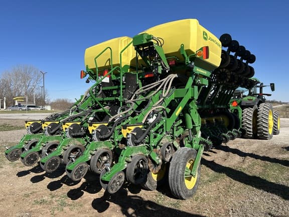 Image of John Deere 1795 equipment image 4