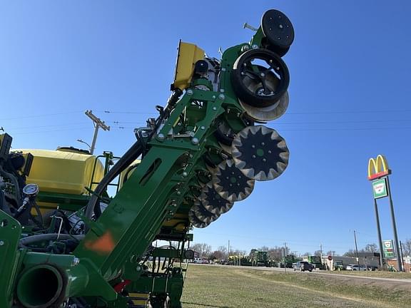 Image of John Deere 1795 equipment image 2