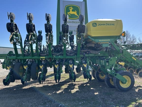 Image of John Deere 1795 equipment image 1