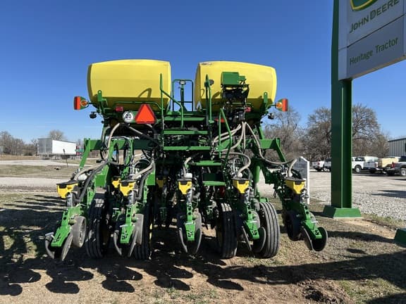 Image of John Deere 1795 equipment image 3