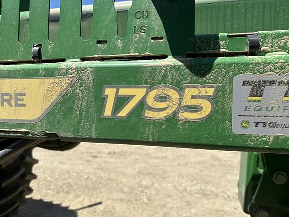 Image of John Deere 1795 equipment image 3