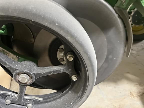 Image of John Deere 1795 equipment image 4